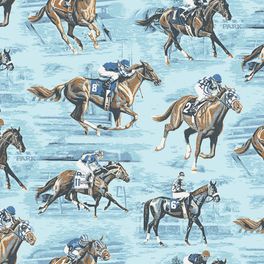 Крупный рисунок бегущих лошадей на метровых  обоях в кабинет  снежно голубого цвета.